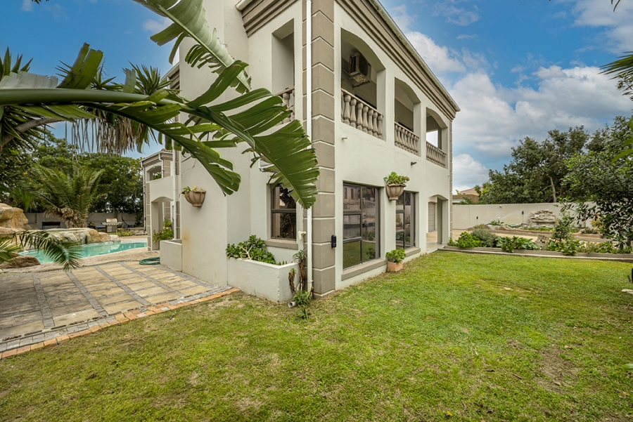 6 Bedroom Property for Sale in Sunset Beach Western Cape